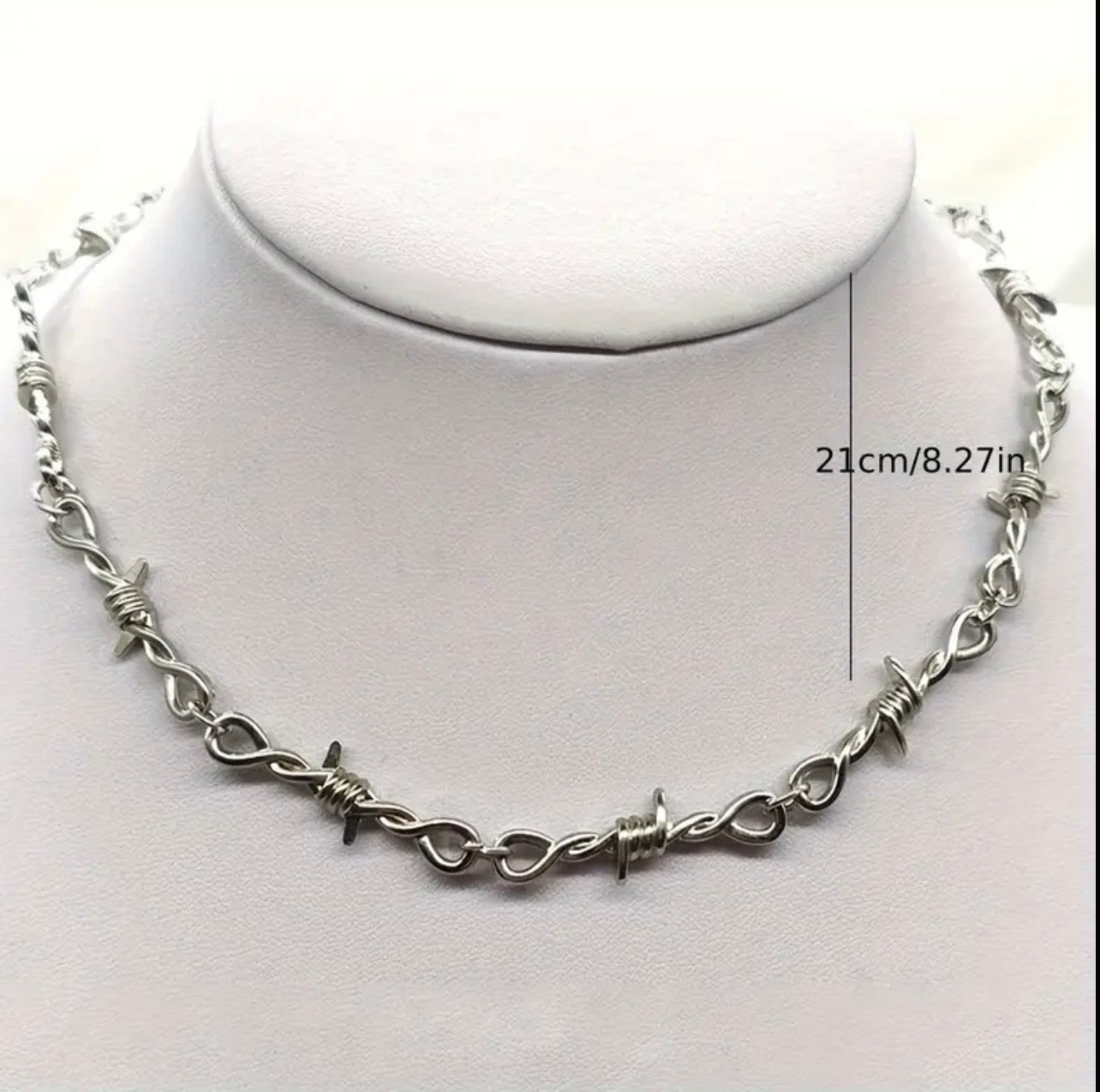 SPIKES NECKLACE