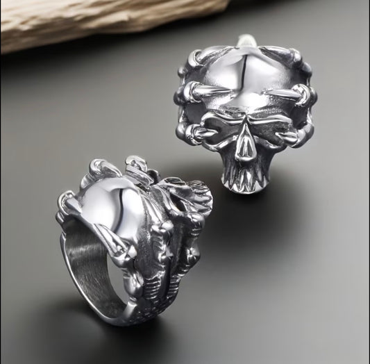 CLAWS SKULL RING