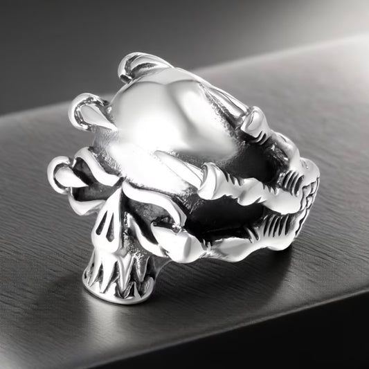 CLAWS SKULL RING
