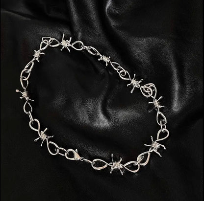 BARBED NECKLACE