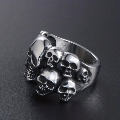 SKULLS RING