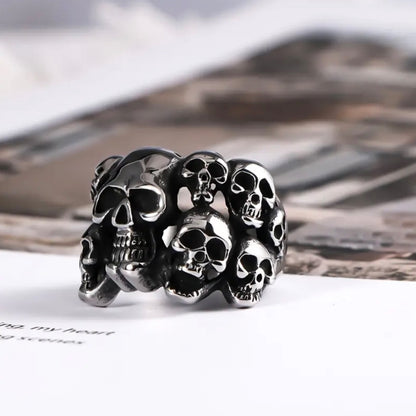 SKULLS RING
