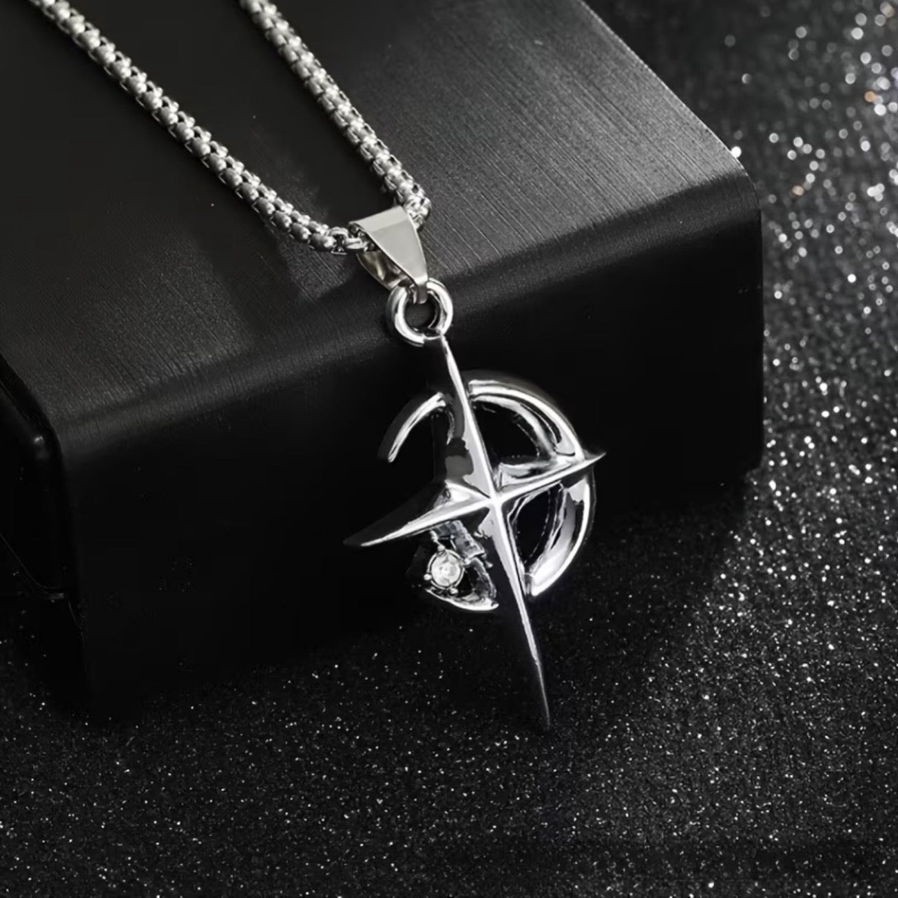 NORTH STAR NECKLACE